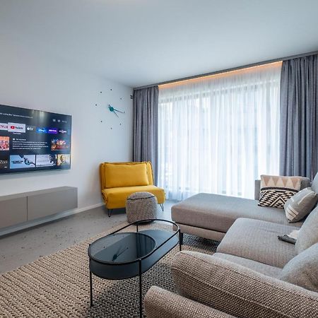 Emirates Lux Apartment And Parking 소피아 외부 사진