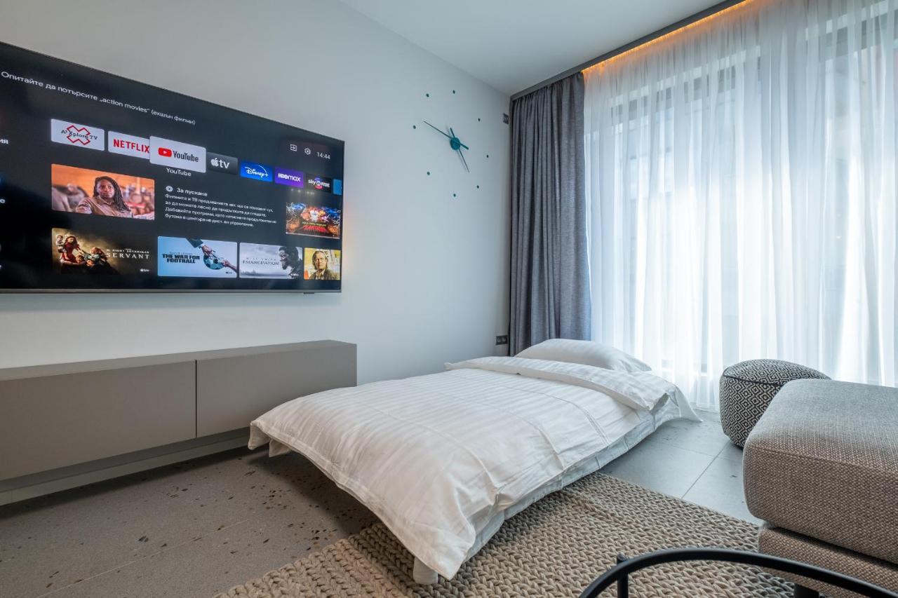 Emirates Lux Apartment And Parking 소피아 외부 사진