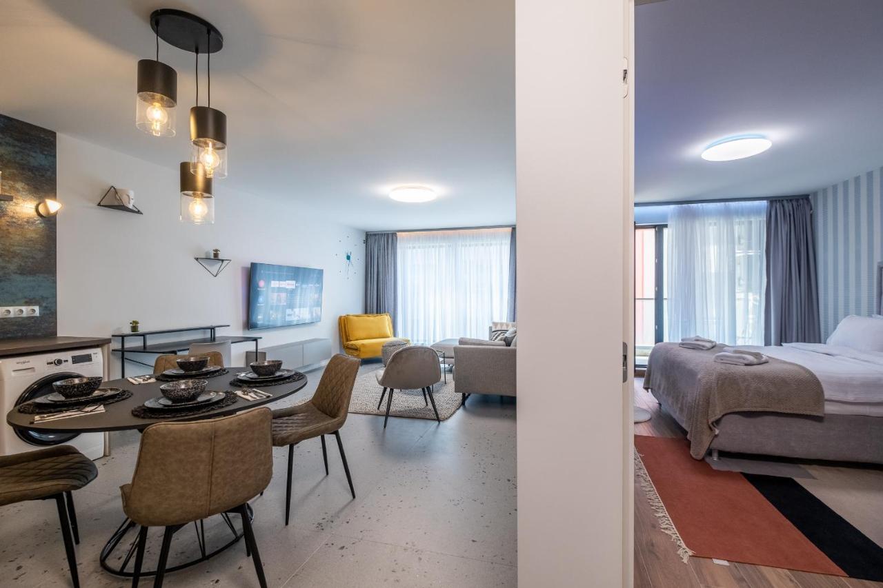 Emirates Lux Apartment And Parking 소피아 외부 사진