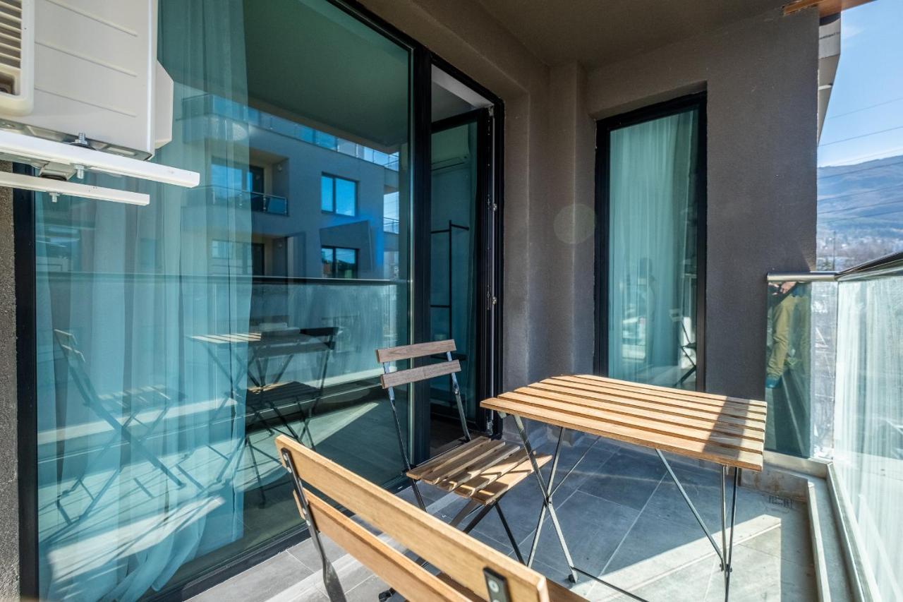 Emirates Lux Apartment And Parking 소피아 외부 사진